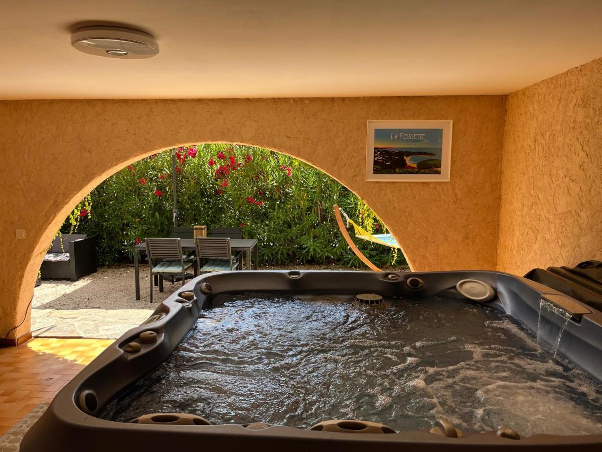 Bas De Villa 70M2 Independant Avec Espace Jacuzzi Prive Le Lavandou Bagian luar foto