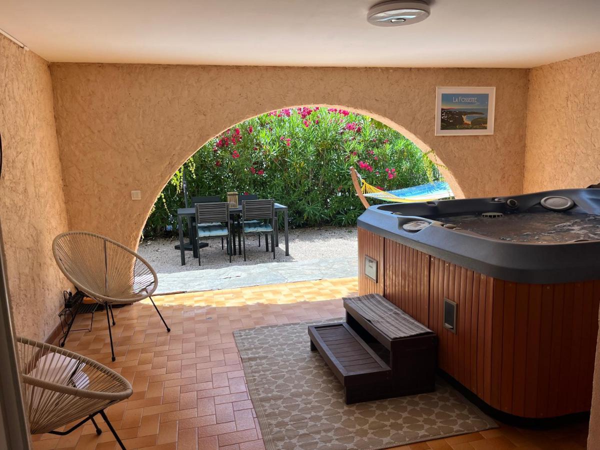 Bas De Villa 70M2 Independant Avec Espace Jacuzzi Prive Le Lavandou Bagian luar foto